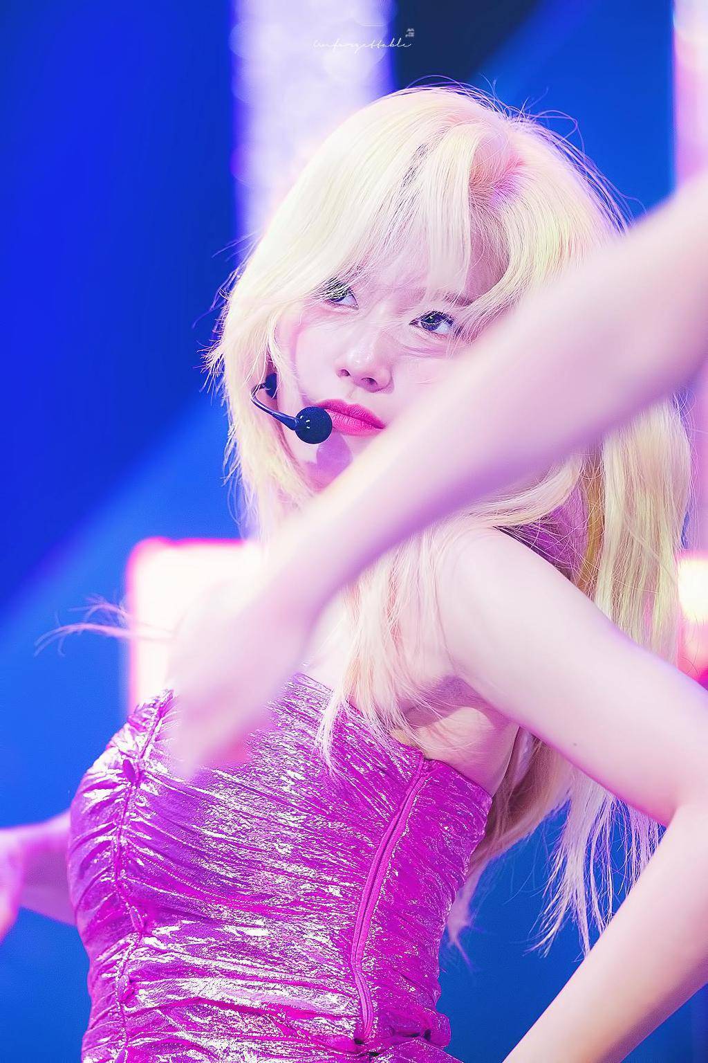 무대에서 춤출때가 제일 섹시한 내 자.기. 미나토자키 사나 | 인스티즈