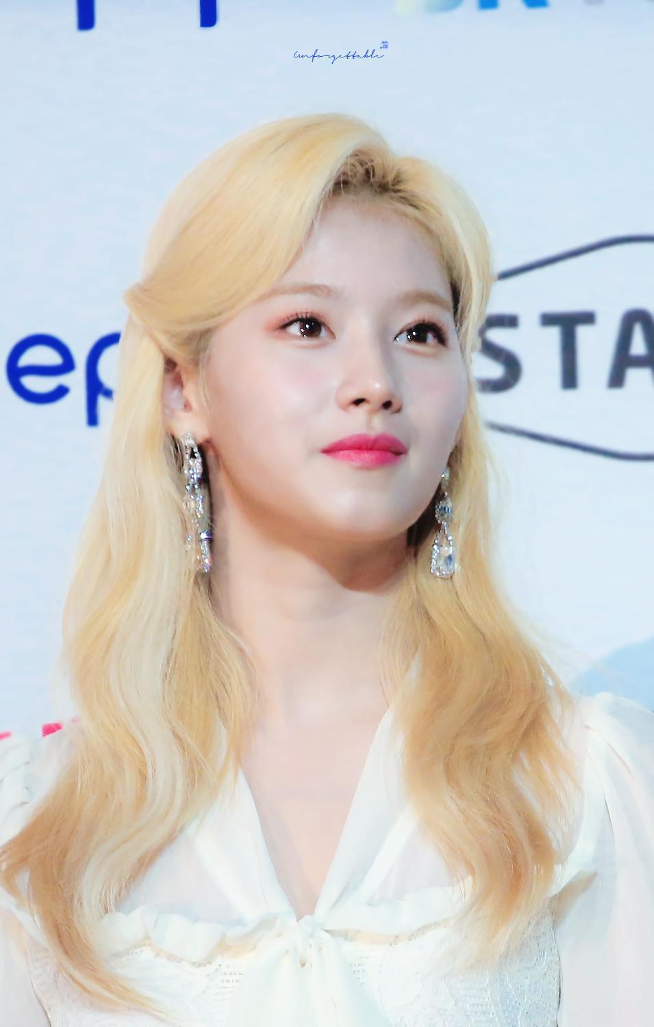 무대에서 춤출때가 제일 섹시한 내 자.기. 미나토자키 사나 | 인스티즈