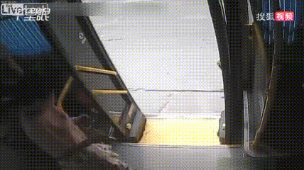 차에서 내릴 때 좌우를 확인해야 하는 이유 | 인스티즈