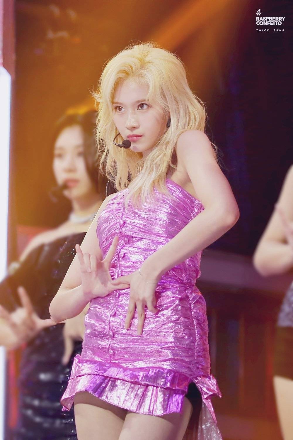 무대에서 춤출때가 제일 섹시한 내 자.기. 미나토자키 사나 | 인스티즈