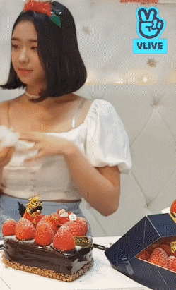 걸그룹 버스터즈 크리스마스 기념 V앱.gif | 인스티즈