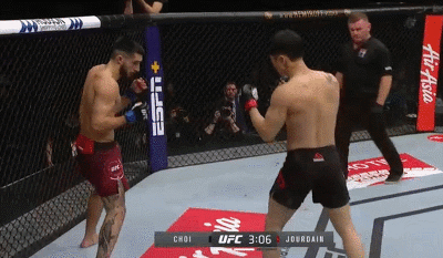 왼손으로 상대를 당기지 못했던 최두호 선수 | 인스티즈