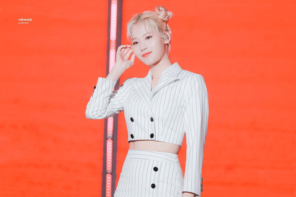 무대에서 춤출때가 제일 섹시한 내 자.기. 미나토자키 사나 | 인스티즈