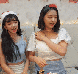 걸그룹 버스터즈 크리스마스 기념 V앱.gif | 인스티즈