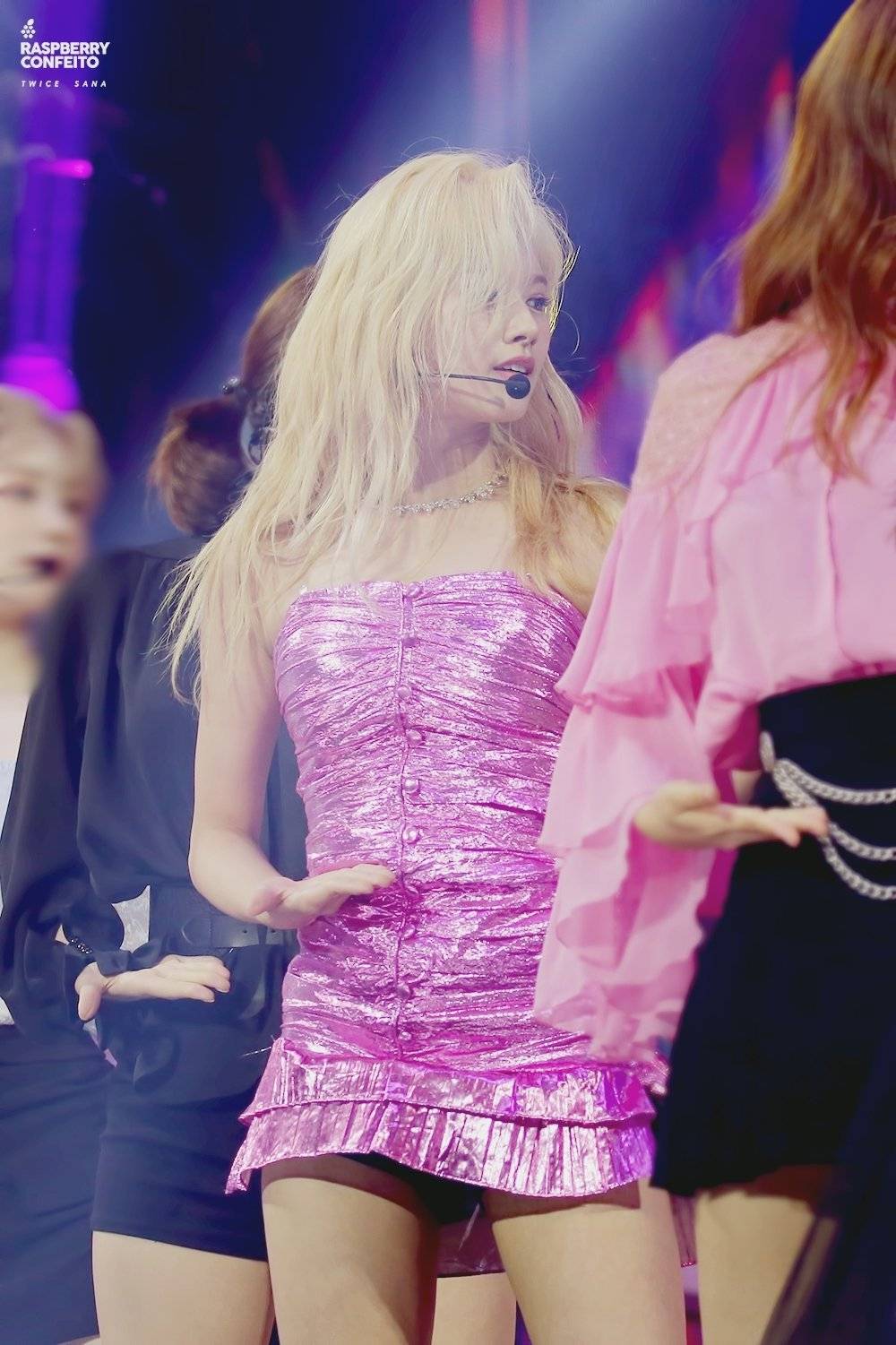 무대에서 춤출때가 제일 섹시한 내 자.기. 미나토자키 사나 | 인스티즈