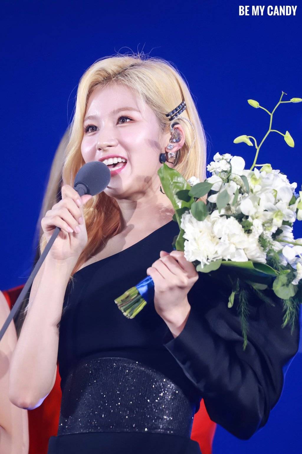 무대에서 춤출때가 제일 섹시한 내 자.기. 미나토자키 사나 | 인스티즈