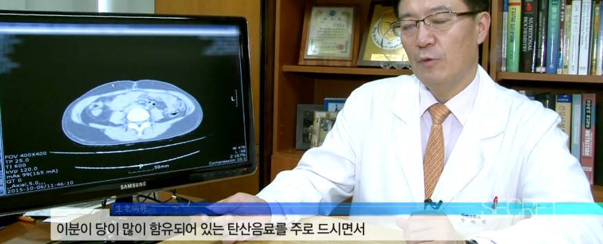 콜라에 푹 빠져 지내는 두 아기의 엄마 | 인스티즈