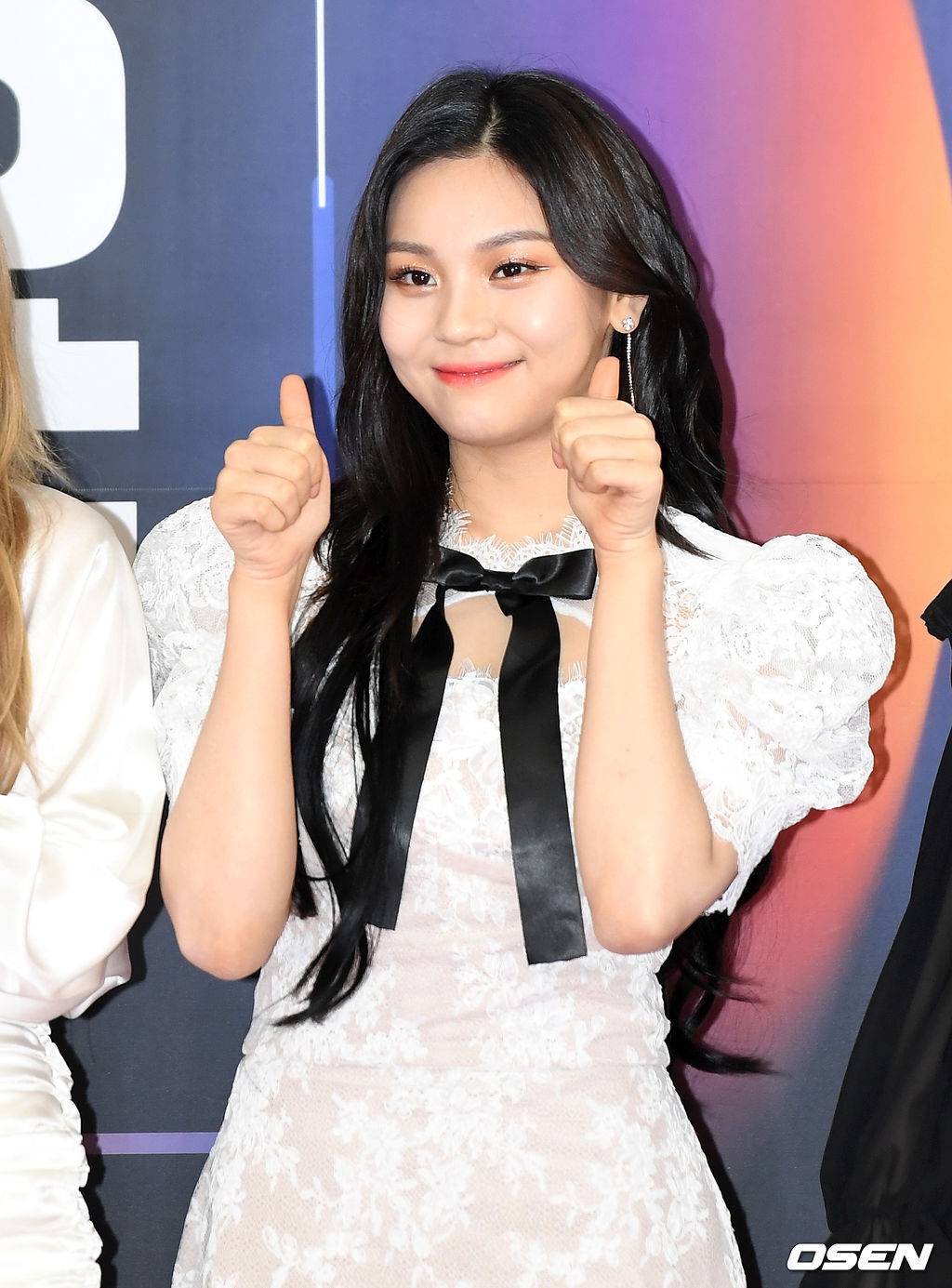 여자친구 sbs 가요대전 레드카펫.jpg | 인스티즈