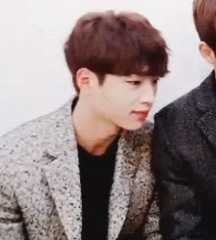 옆사람 어깨에 머리 부비는 버릇 있는 서강준.jpgif | 인스티즈