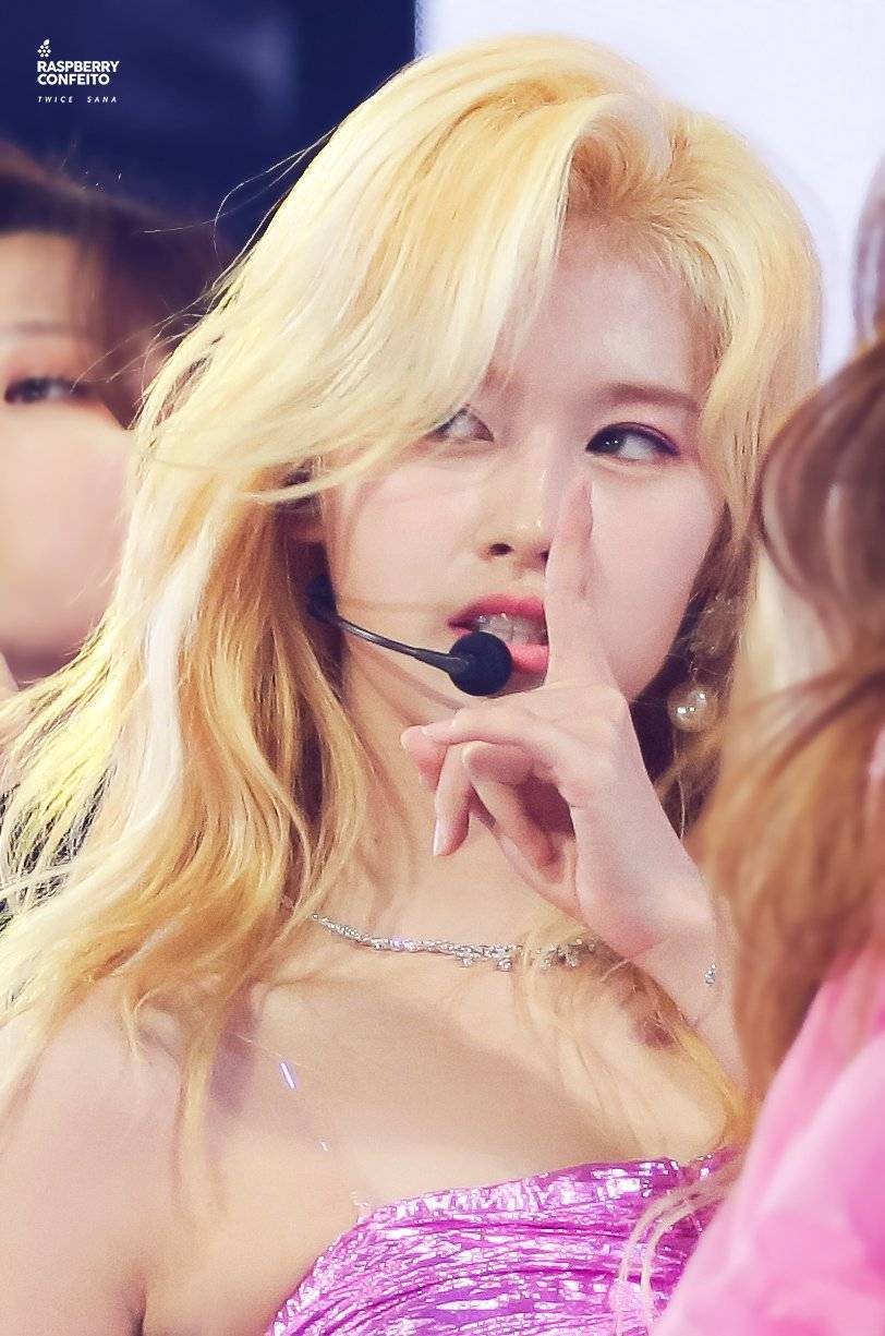 무대에서 춤출때가 제일 섹시한 내 자.기. 미나토자키 사나 | 인스티즈