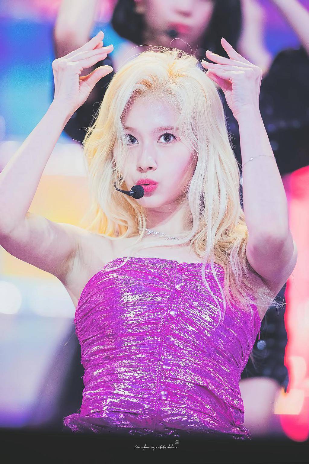 무대에서 춤출때가 제일 섹시한 내 자.기. 미나토자키 사나 | 인스티즈