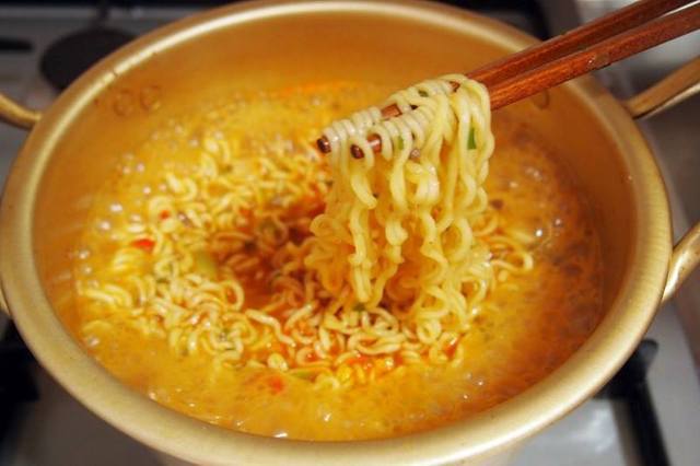 평생 떡볶이 포기 vs 평생 라면 포기 | 인스티즈