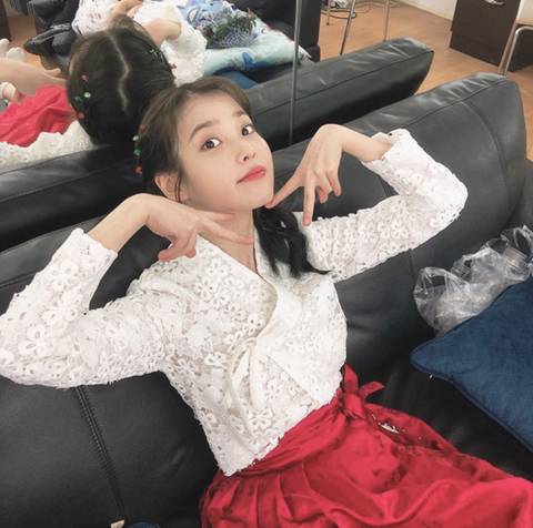 오늘자 방콕에 있는 아이유.jpg | 인스티즈
