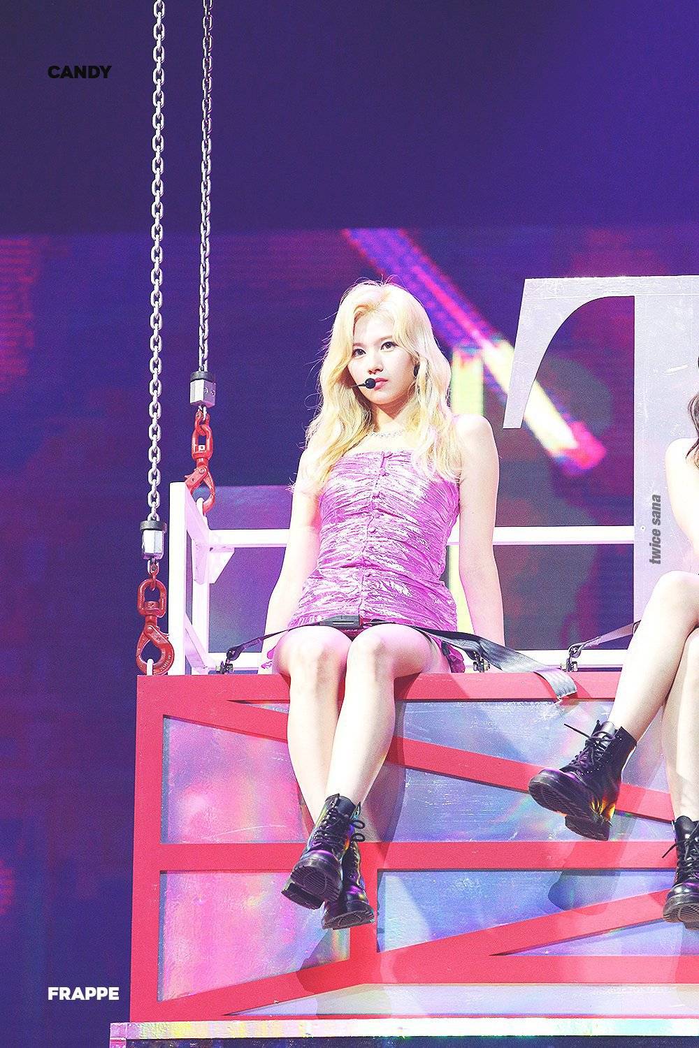 무대에서 춤출때가 제일 섹시한 내 자.기. 미나토자키 사나 | 인스티즈