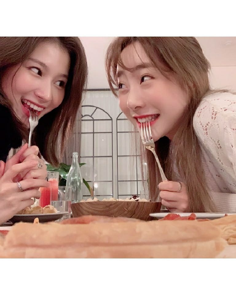 트와이스 사나 인스타그램 with 유연정, 모모, 쯔위 | 인스티즈