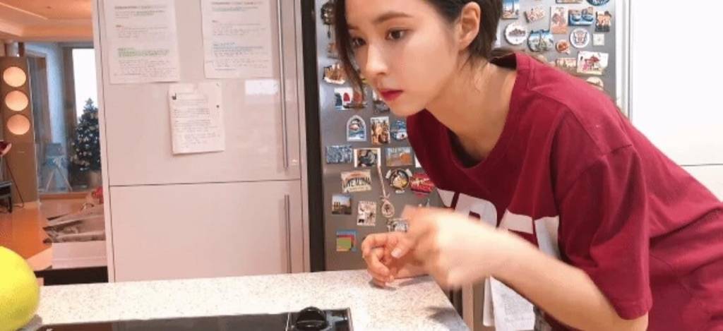 크리스마스 케이크 만드는 어느 75만 유튜버 .jpg | 인스티즈