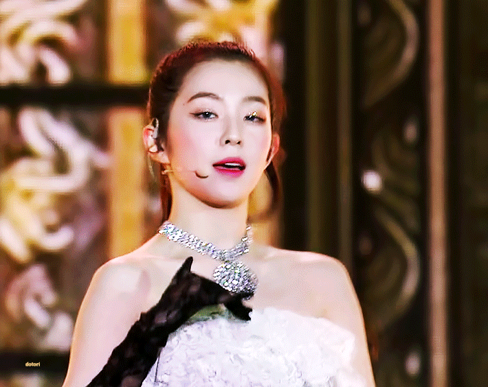 어제 가요대전 포니테일 아이린의 미모 ㄷㄷㄷ.gif | 인스티즈