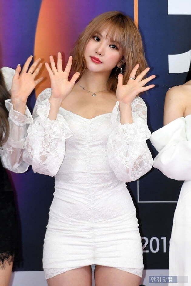 여자친구 sbs 가요대전 레드카펫.jpg | 인스티즈