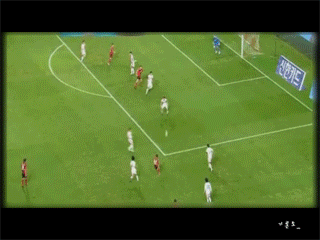 밀집수비를 무력화시키는 데얀-하대성 콤비 플레이.gif | 인스티즈