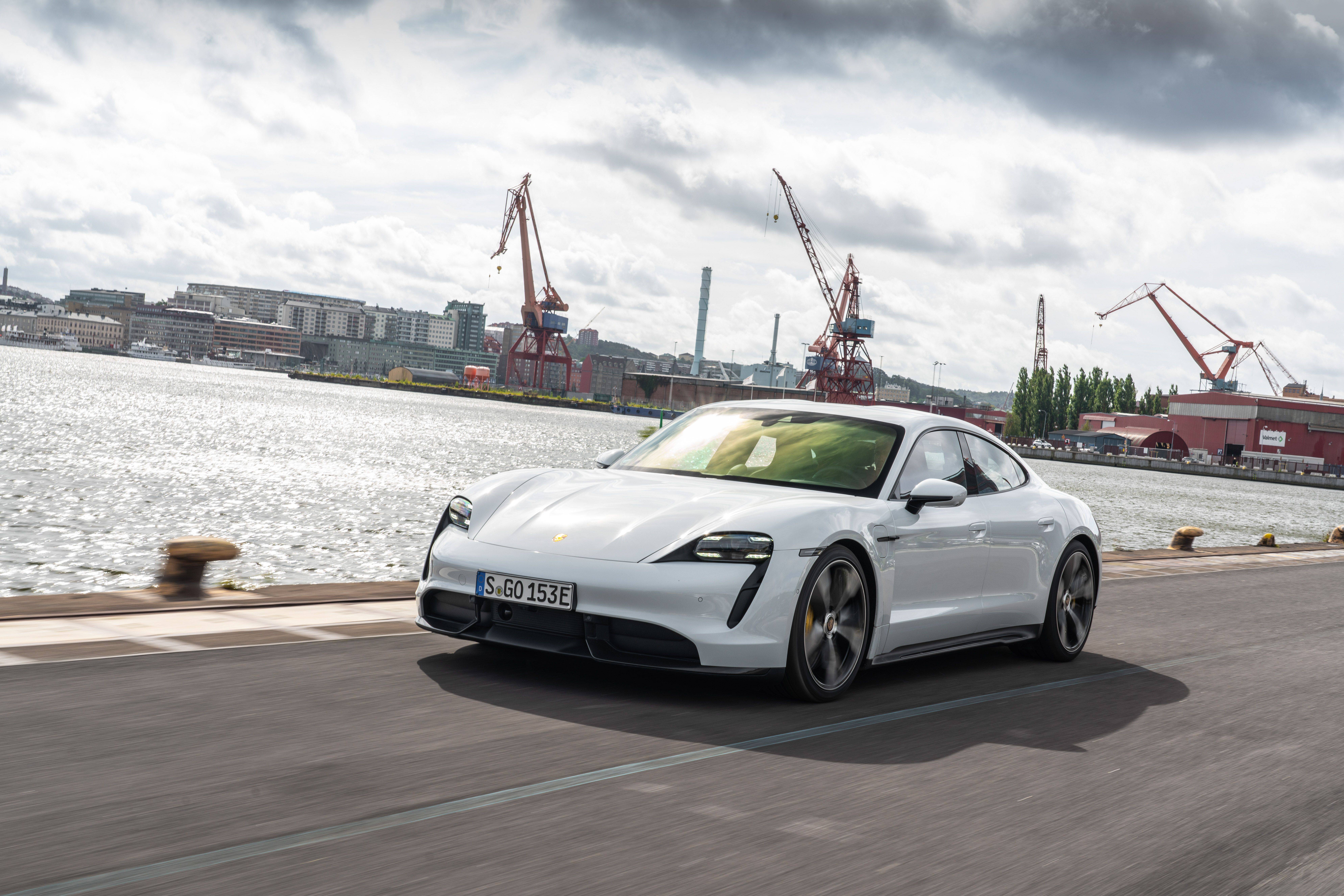 2020 포르쉐 타이칸 터보 S [데이터주의] | 인스티즈