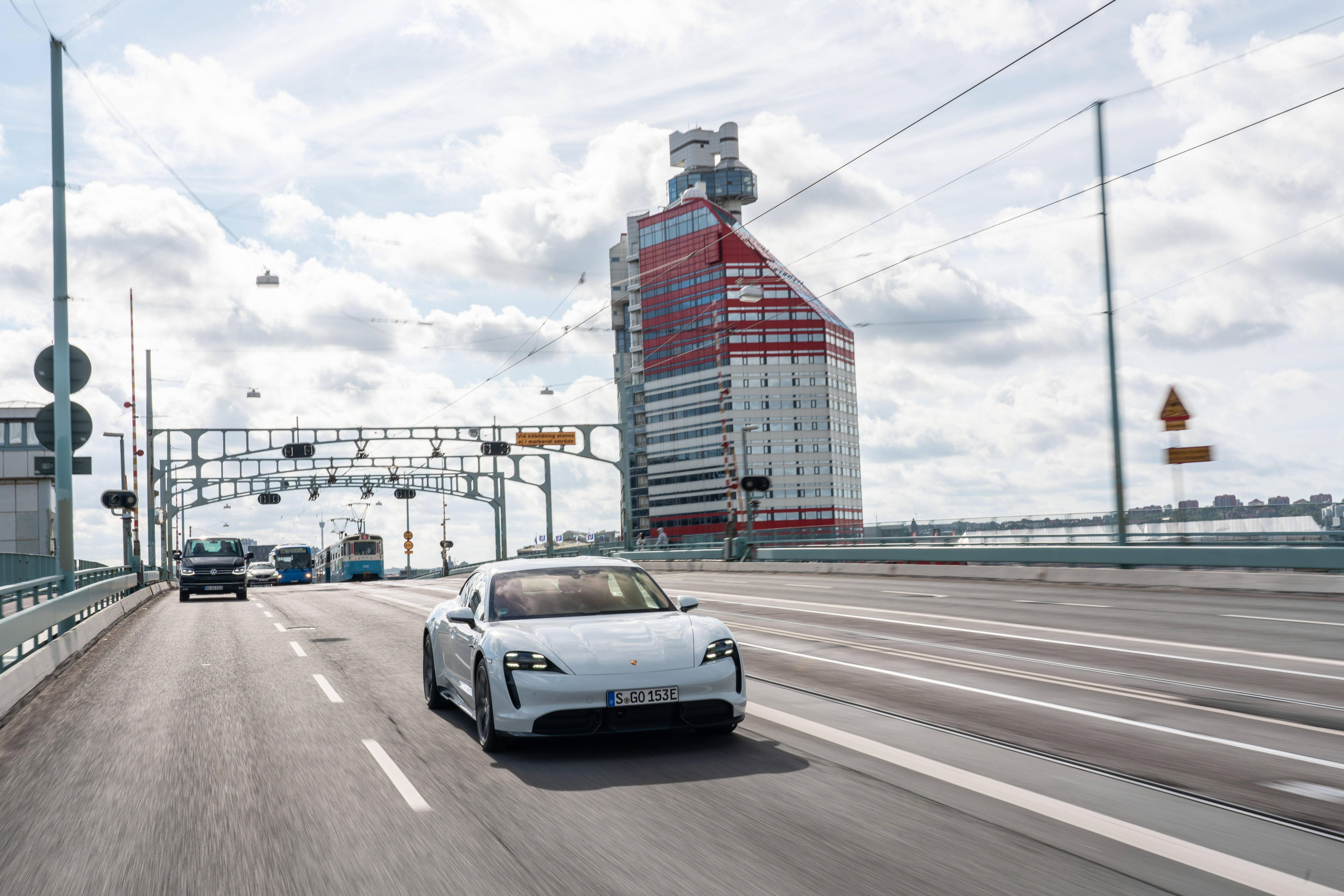 2020 포르쉐 타이칸 터보 S [데이터주의] | 인스티즈