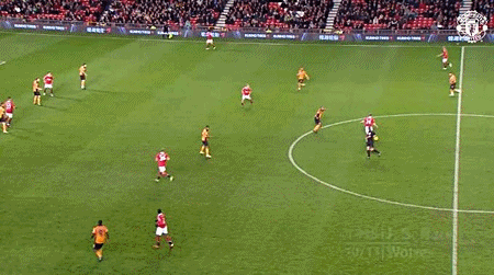 그래도 아직은 울버햄튼 하면 생각나는 것.gif | 인스티즈