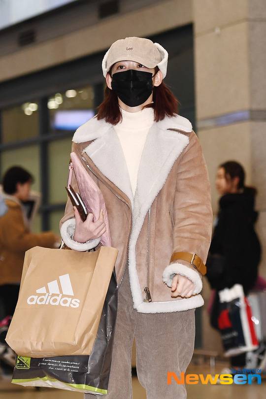 아이즈원 미야와키 사쿠라 인천공항 입국.jpg | 인스티즈