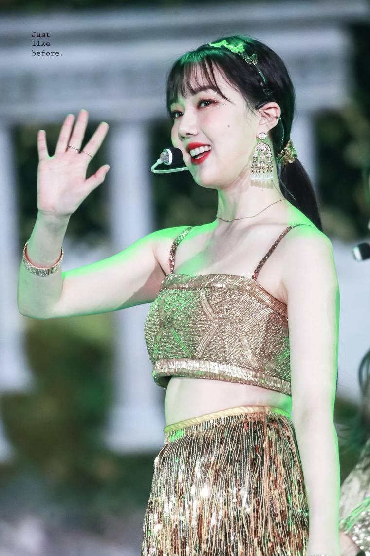 2020년 첫 여자친구 예린이.jpgif | 인스티즈