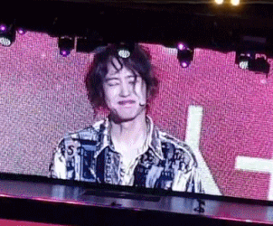 생애 첫 팬미팅에 감격한 양준일 형님.GIF | 인스티즈