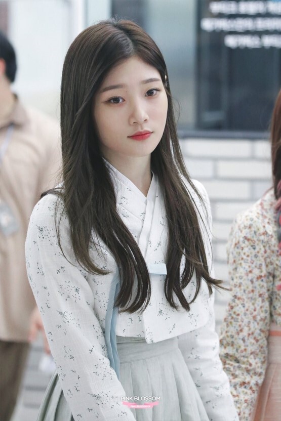 2020년 새해 기념 한복입은 정채연 .jpgif | 인스티즈