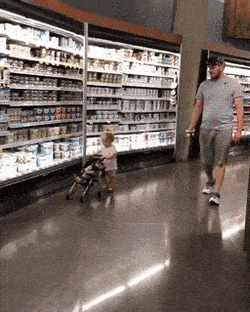 장보는 애기엄마.gif | 인스티즈