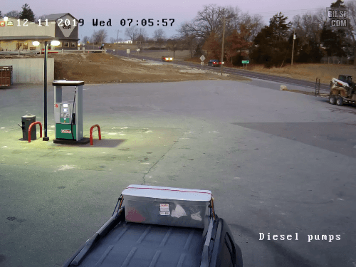 어라? 차가 왜이리 안움직이지? | 인스티즈