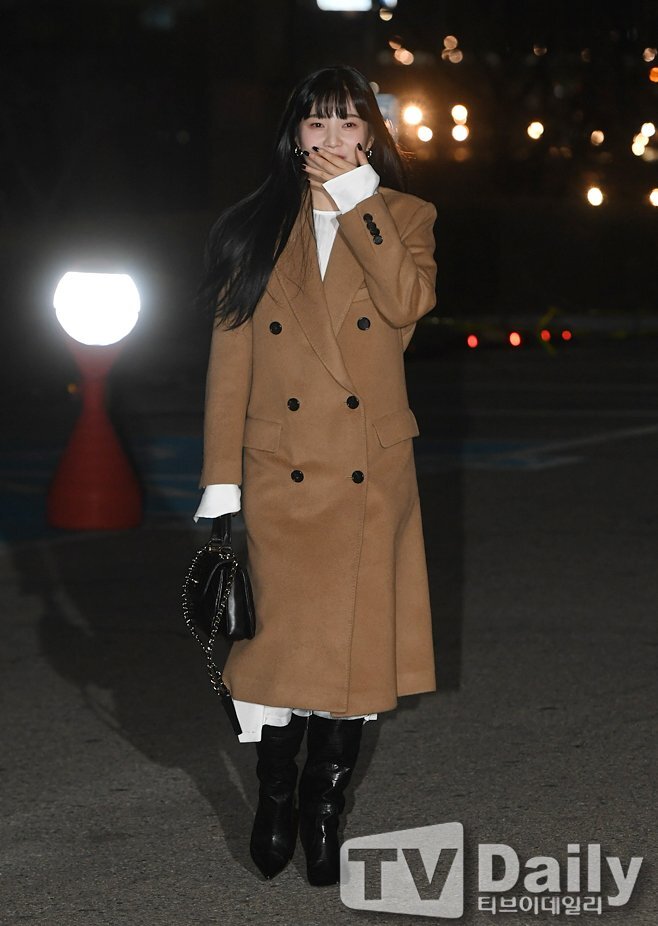 레드벨벳 조이 오늘자 해피투게더 녹화 출퇴근길 | 인스티즈