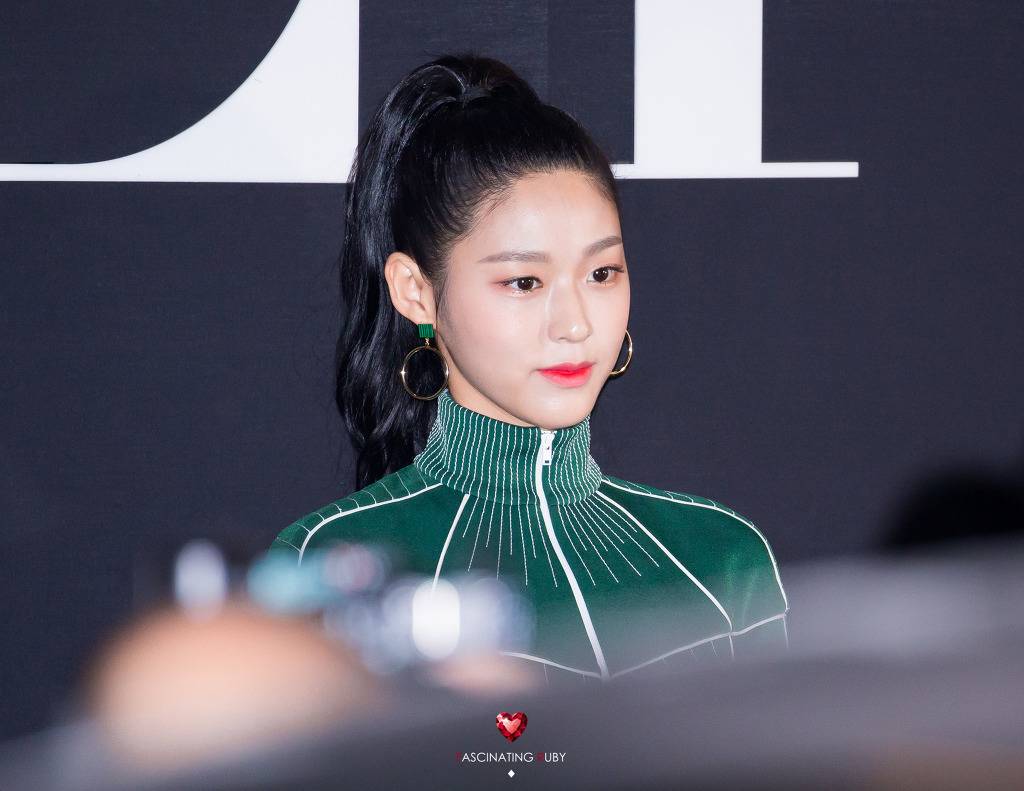 오늘 생일을 맞은 설현이.jpgif | 인스티즈