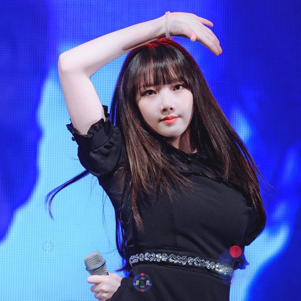 2020년 첫 여자친구 예린이.jpgif | 인스티즈