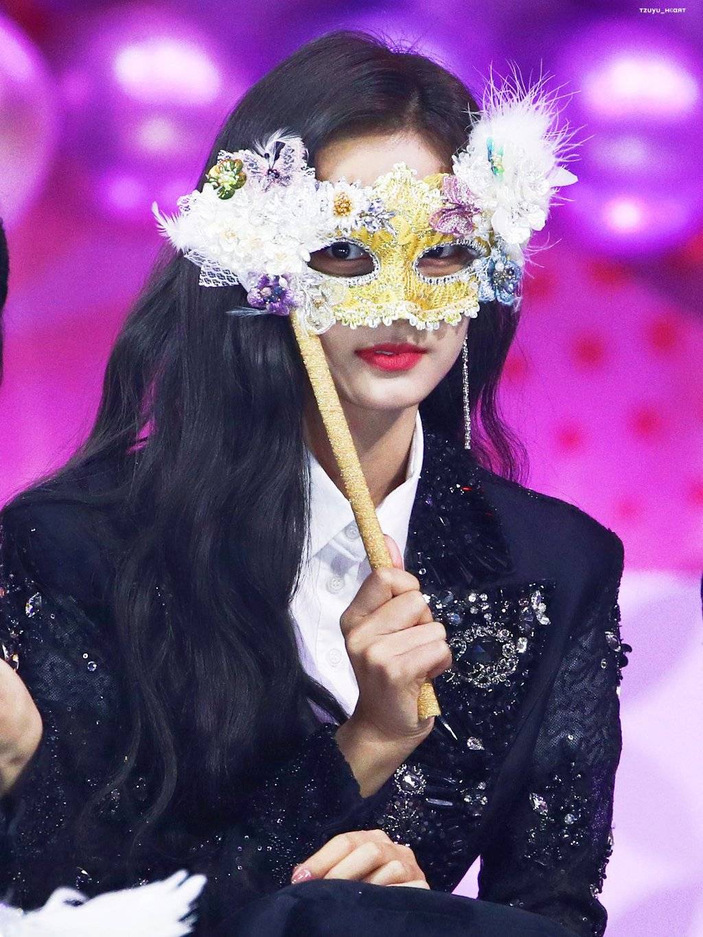 감탄만 나오는 최근 쯔위의 미모.jpgif | 인스티즈