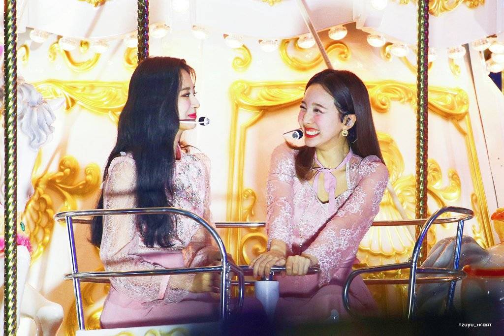 감탄만 나오는 최근 쯔위의 미모.jpgif | 인스티즈