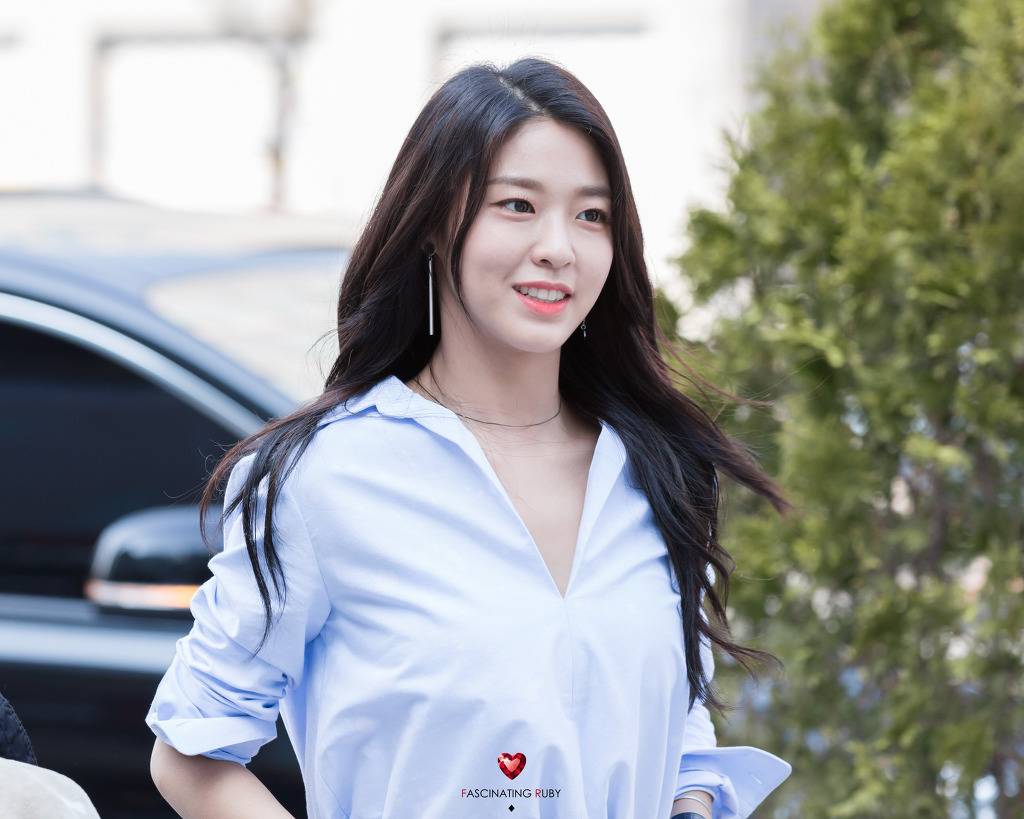 오늘 생일을 맞은 설현이.jpgif | 인스티즈