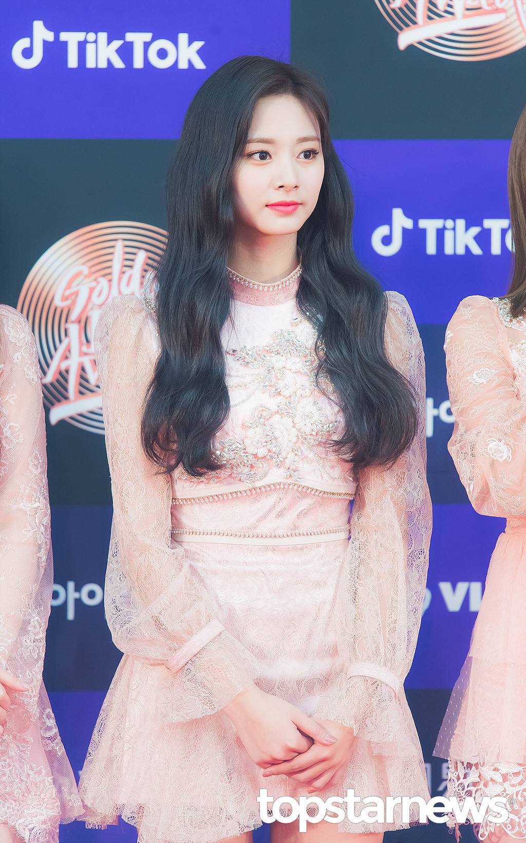 감탄만 나오는 최근 쯔위의 미모.jpgif | 인스티즈