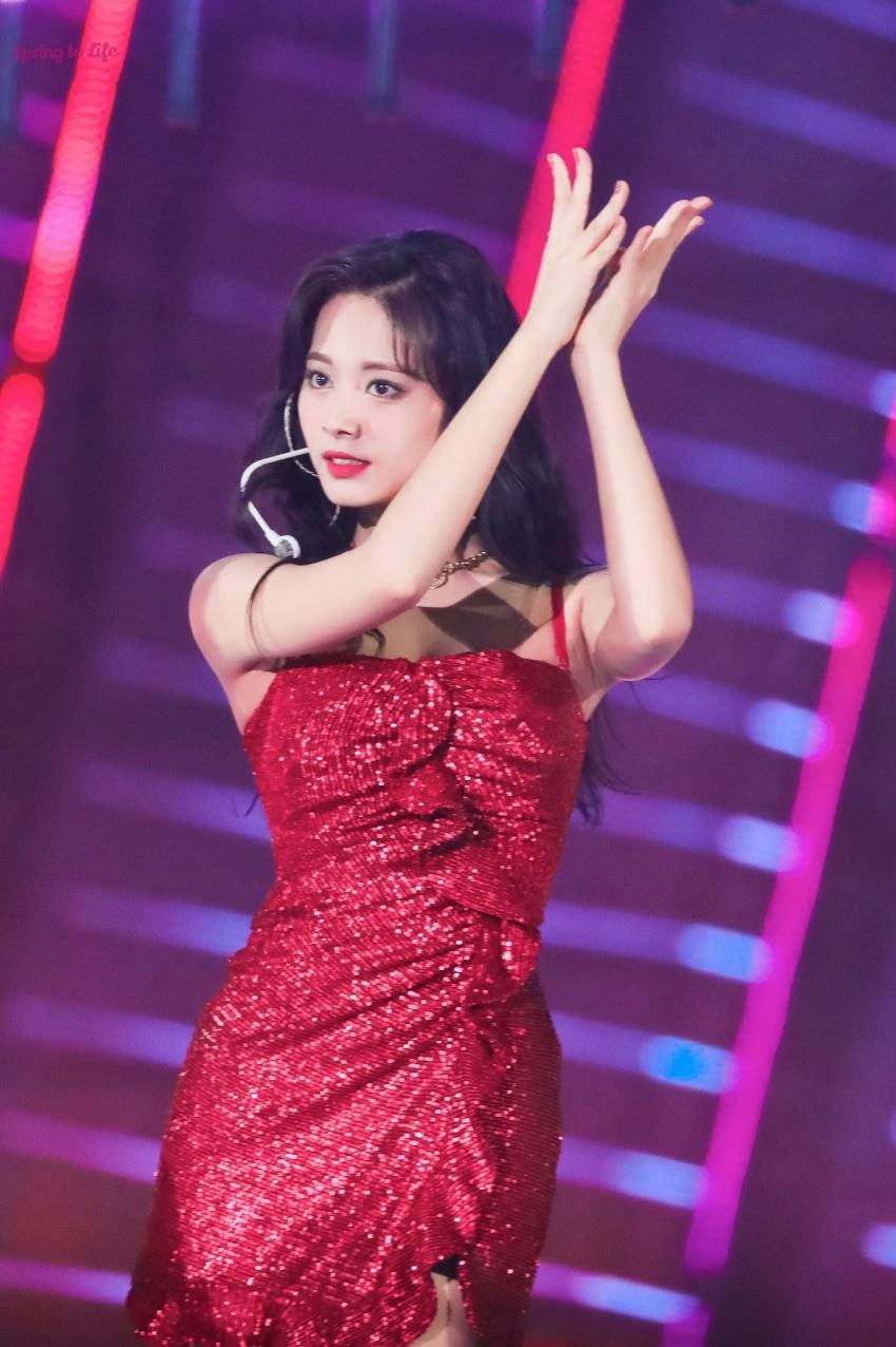 감탄만 나오는 최근 쯔위의 미모.jpgif | 인스티즈