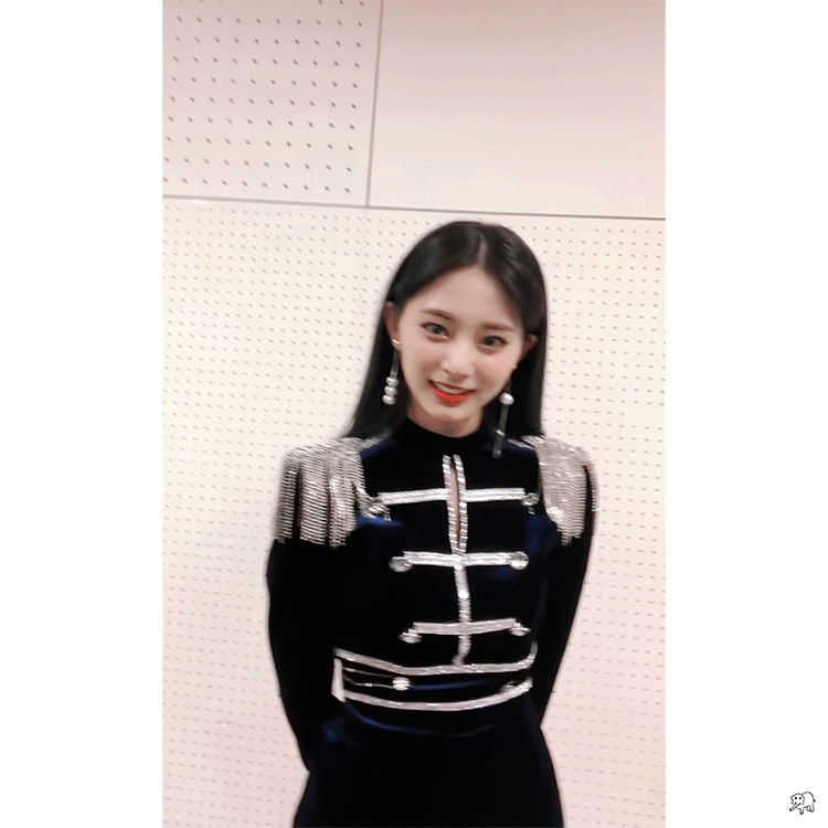 감탄만 나오는 최근 쯔위의 미모.jpgif | 인스티즈