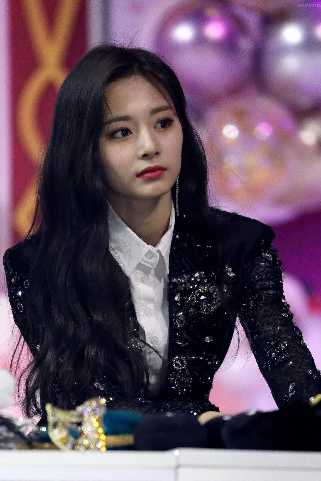 감탄만 나오는 최근 쯔위의 미모.jpgif | 인스티즈