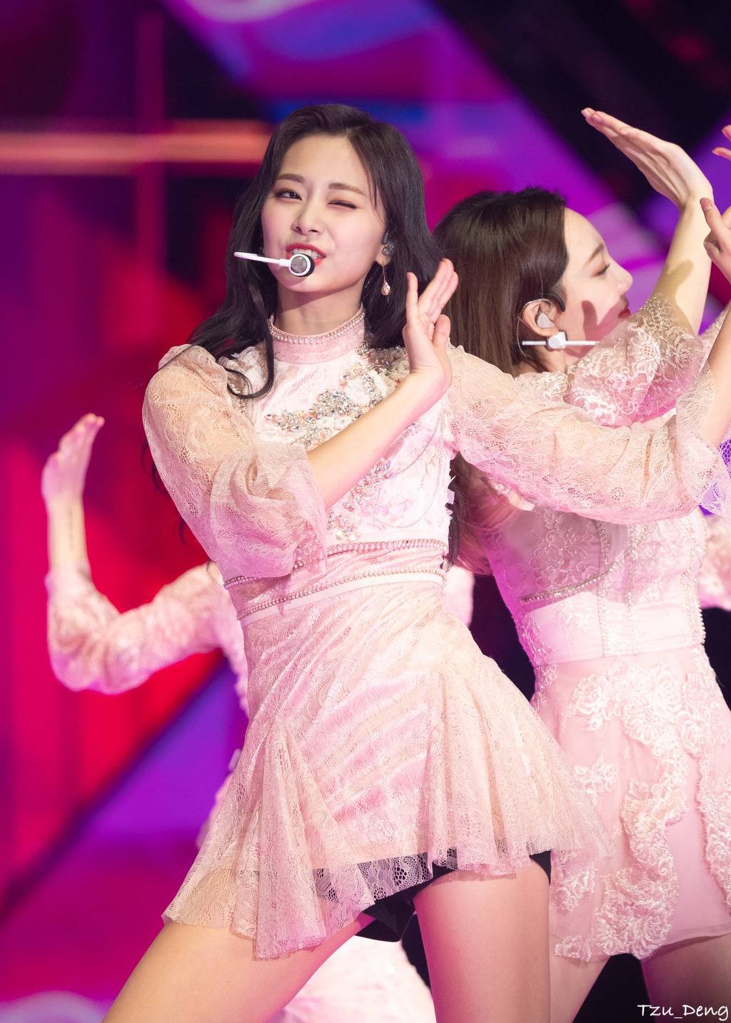 감탄만 나오는 최근 쯔위의 미모.jpgif | 인스티즈