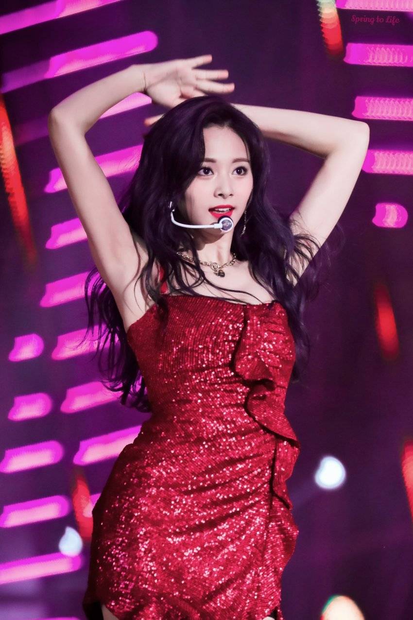 감탄만 나오는 최근 쯔위의 미모.jpgif | 인스티즈