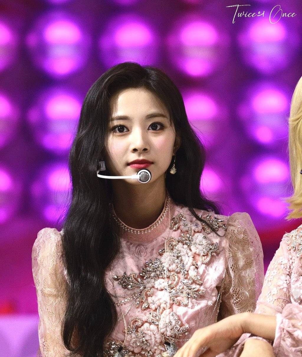 감탄만 나오는 최근 쯔위의 미모.jpgif | 인스티즈