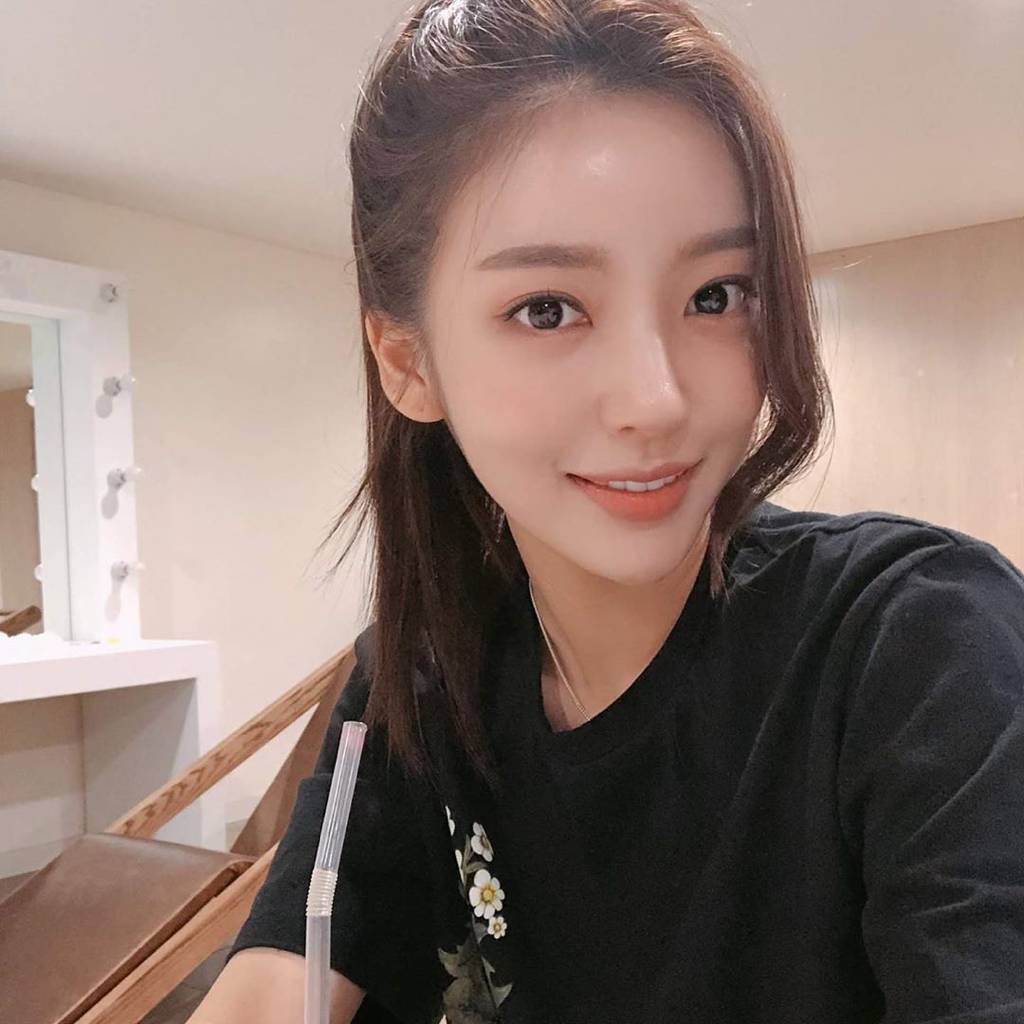 은근히 이쁜 배우 홍지윤 | 인스티즈