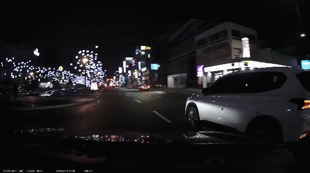 운전 중 실수를 인정하고 사과하는 중년신사.gif | 인스티즈