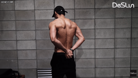 턱걸이 할때 등에 자극이 오지 않는 이유.gif | 인스티즈