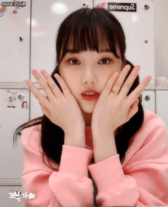 언니가 반지 그려준거 자랑하는 여자친구 예린이.gif | 인스티즈