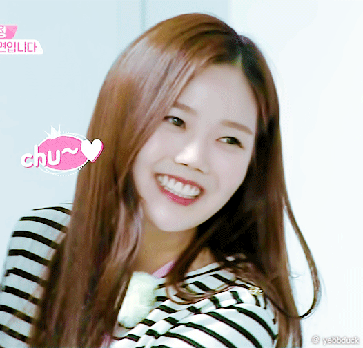 왠지모를 친근감에 내꺼인거 같아서 오마이걸 효정.jpgif | 인스티즈